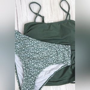 Green ruched drawstring tankini and floral bottoms. NWT